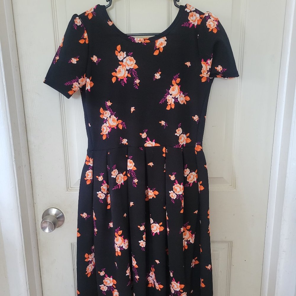 Black LulaRoe Floral Amelia Dress size Small